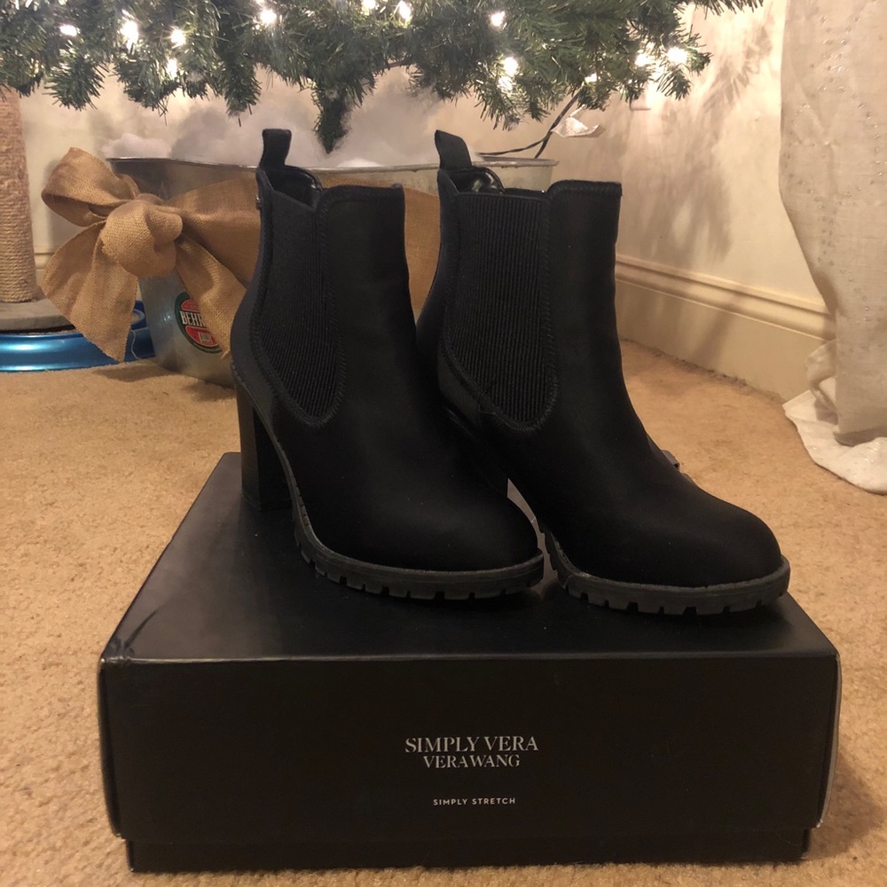 Verawang Booties